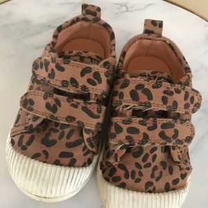 Leopard Velcro toddler shoes